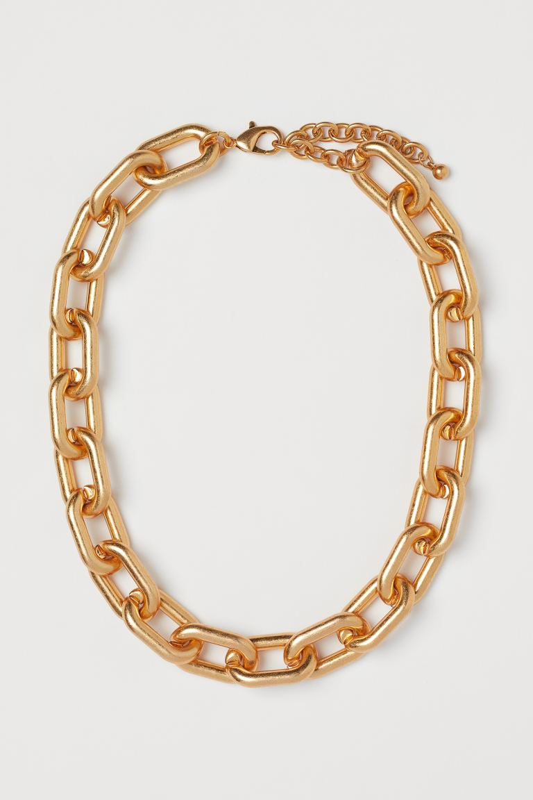 https://flyfiercefab.com/wp-content/uploads/2021/09/HM-Gold-Chain-Necklace.png